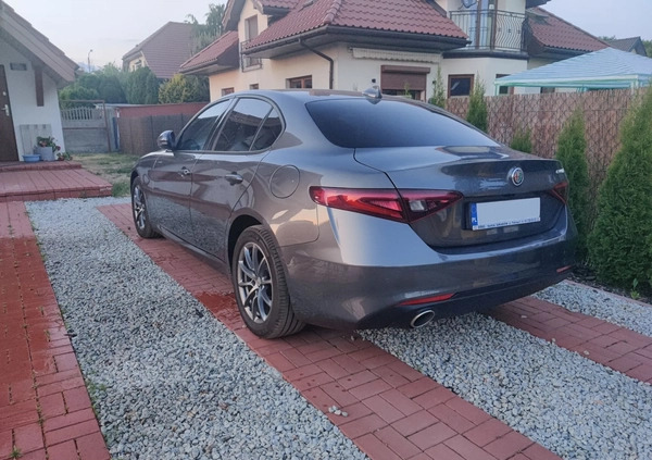 Alfa Romeo Giulia cena 119900 przebieg: 18700, rok produkcji 2020 z Łódź małe 46